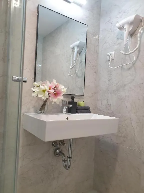 Betariel'Com Westbahnhof W Appartement Wenen